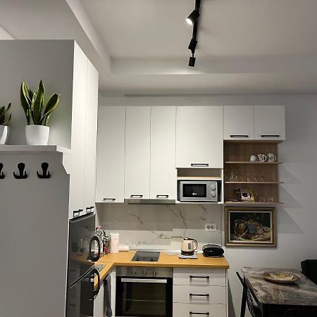 Comfy Nest Apartment- Free Parking 地拉那 外观 照片