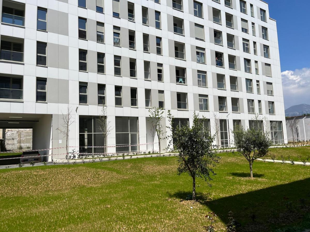 Comfy Nest Apartment- Free Parking 地拉那 外观 照片