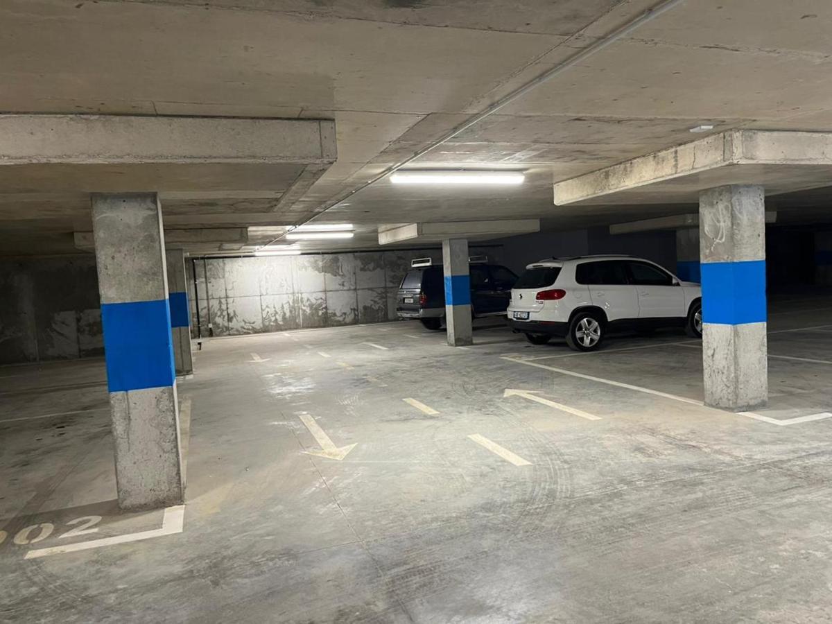 Comfy Nest Apartment- Free Parking 地拉那 外观 照片